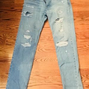 Hollister 29 x 32 light color jeans with holes